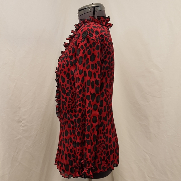 Fun, Cleo brand leopard print blouse. - Picture 3 of 10